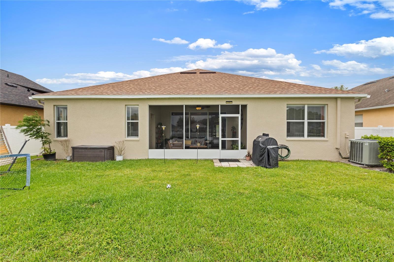 Huge Lot with room for pool.