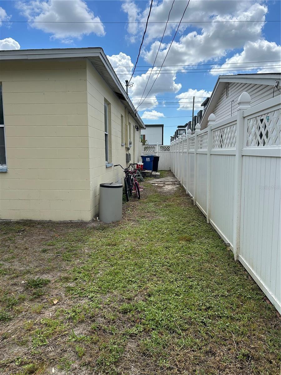 Side yard pathway to backyard