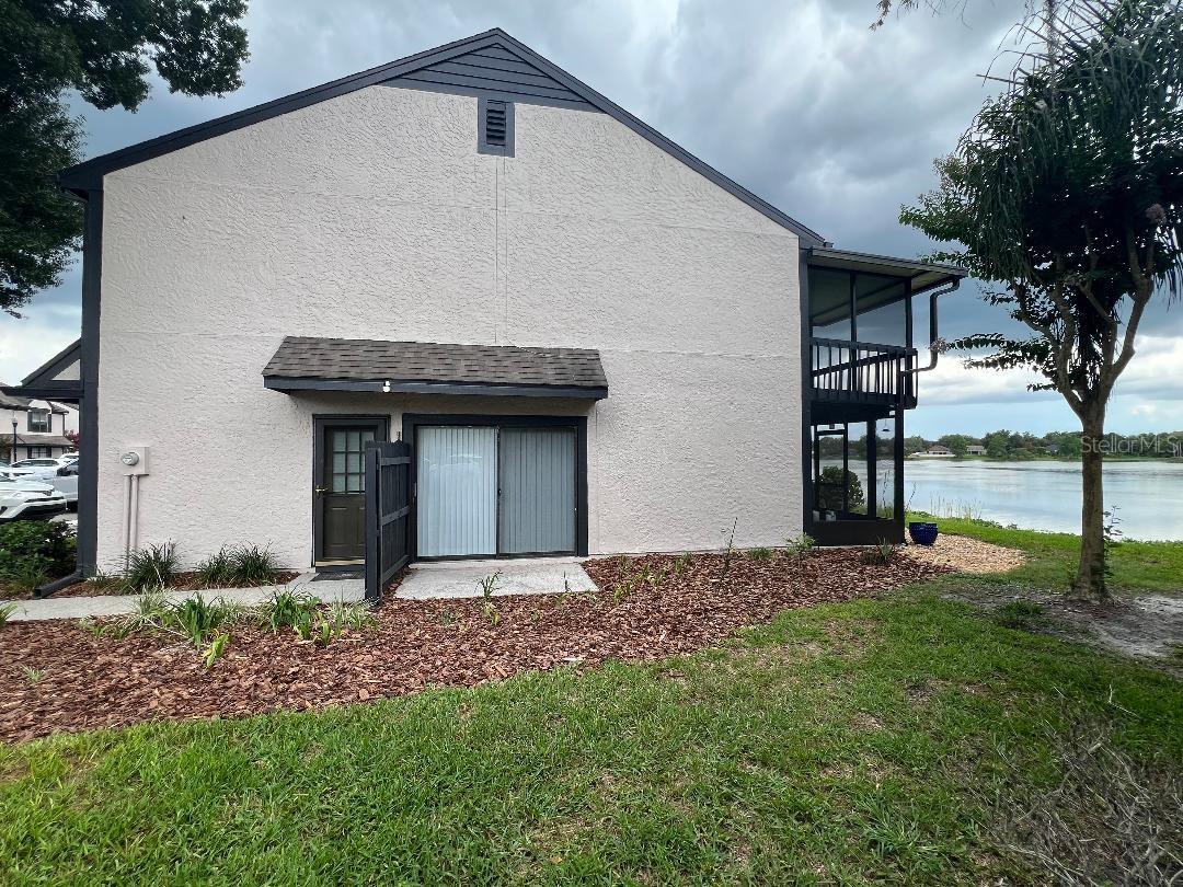 End unit with large yard area
