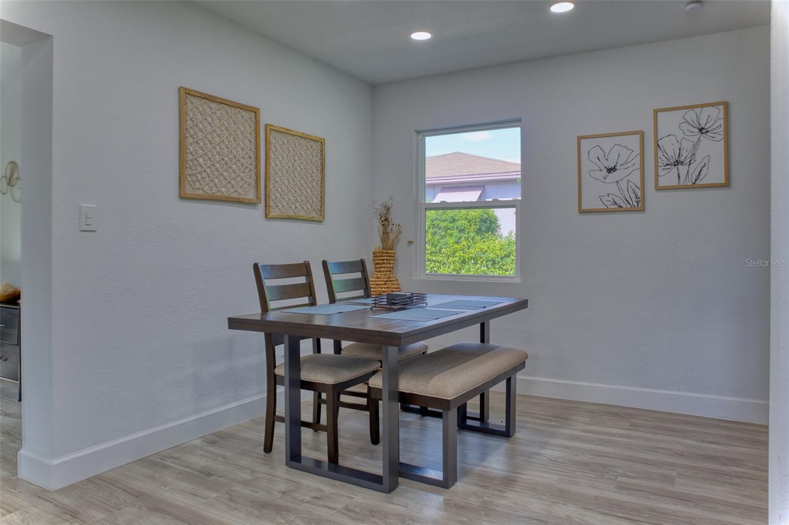 TB8519188