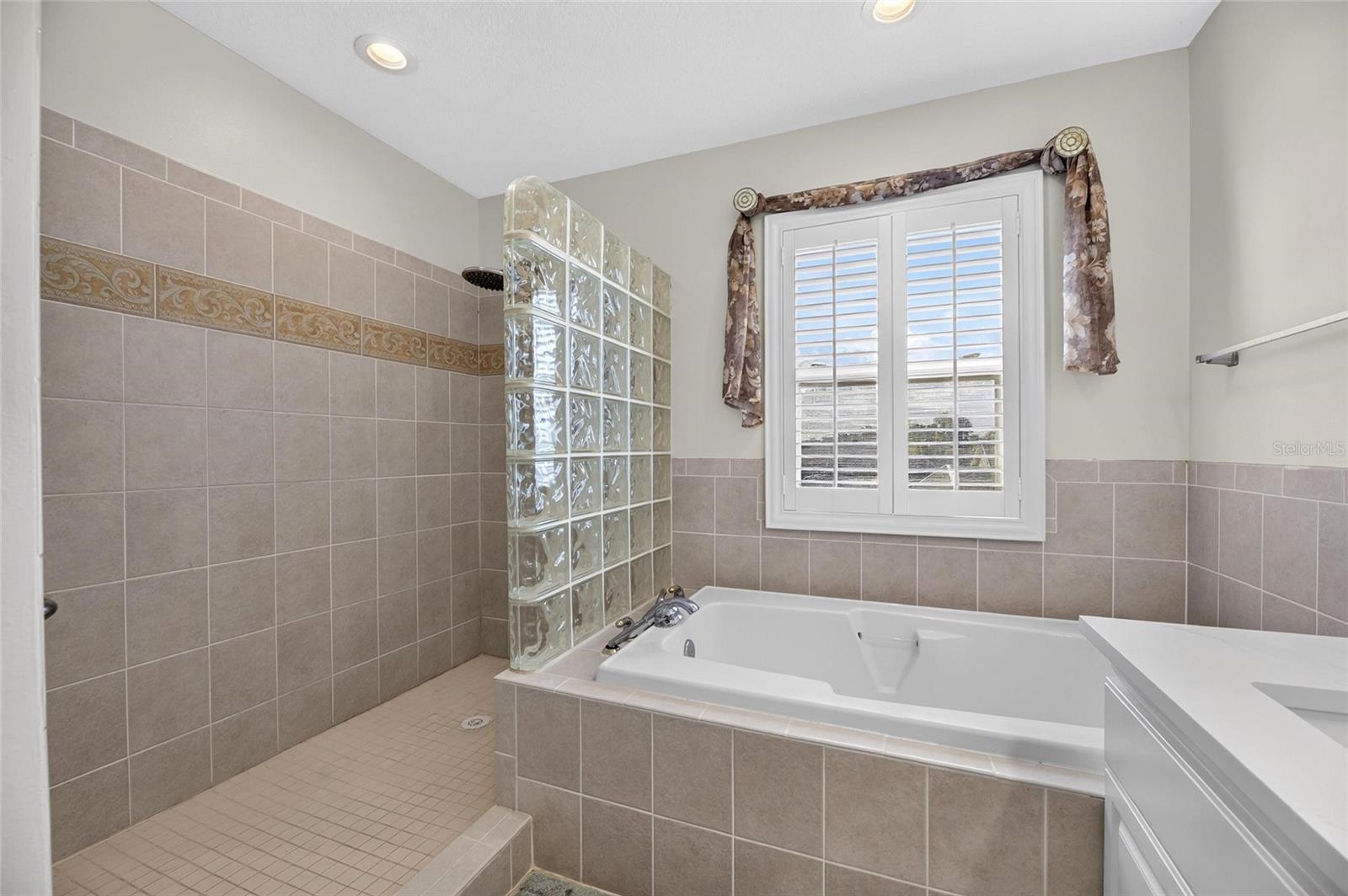 Primary (Master) En-Suite