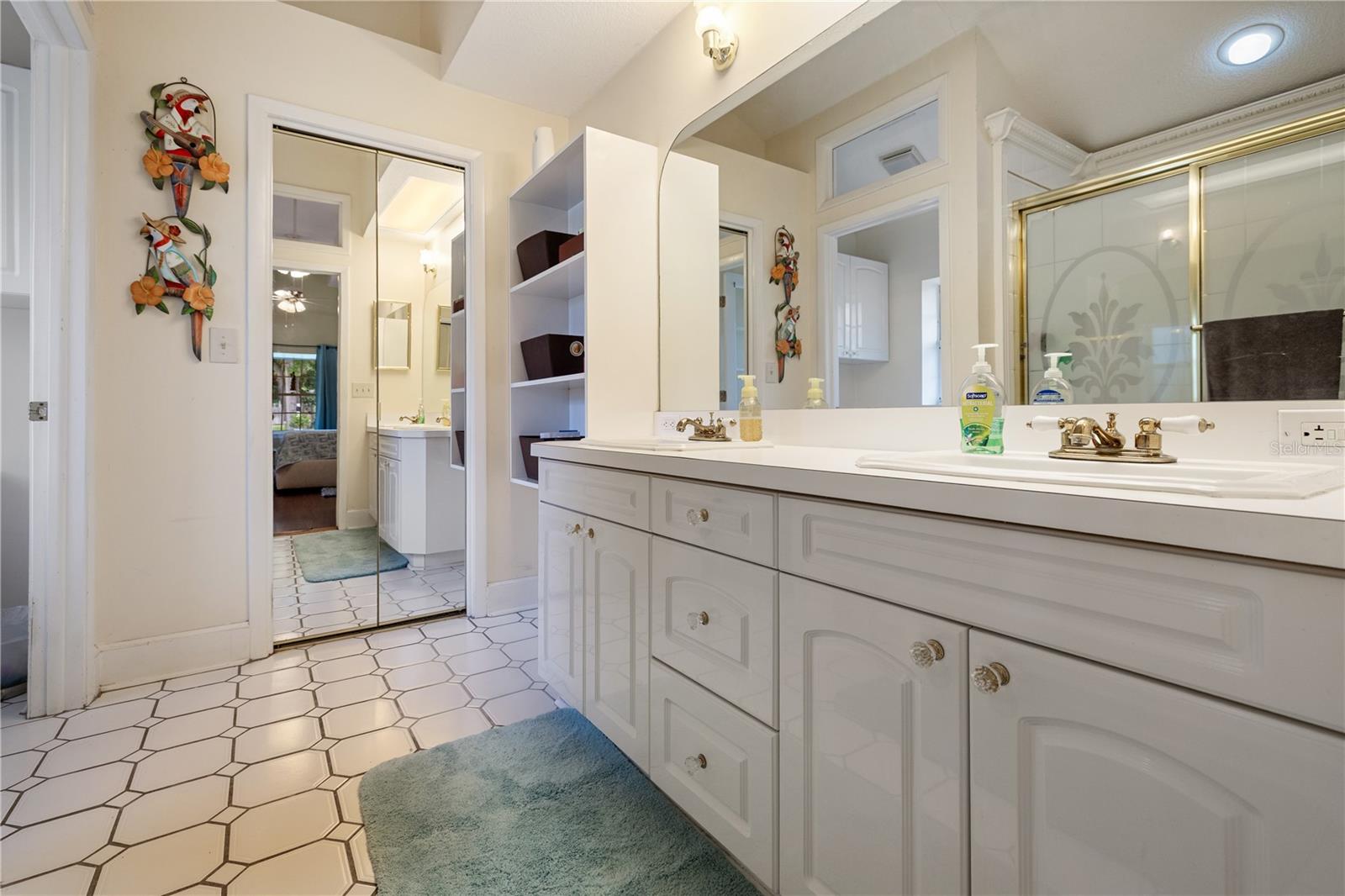 Bathroom 1 (primary)