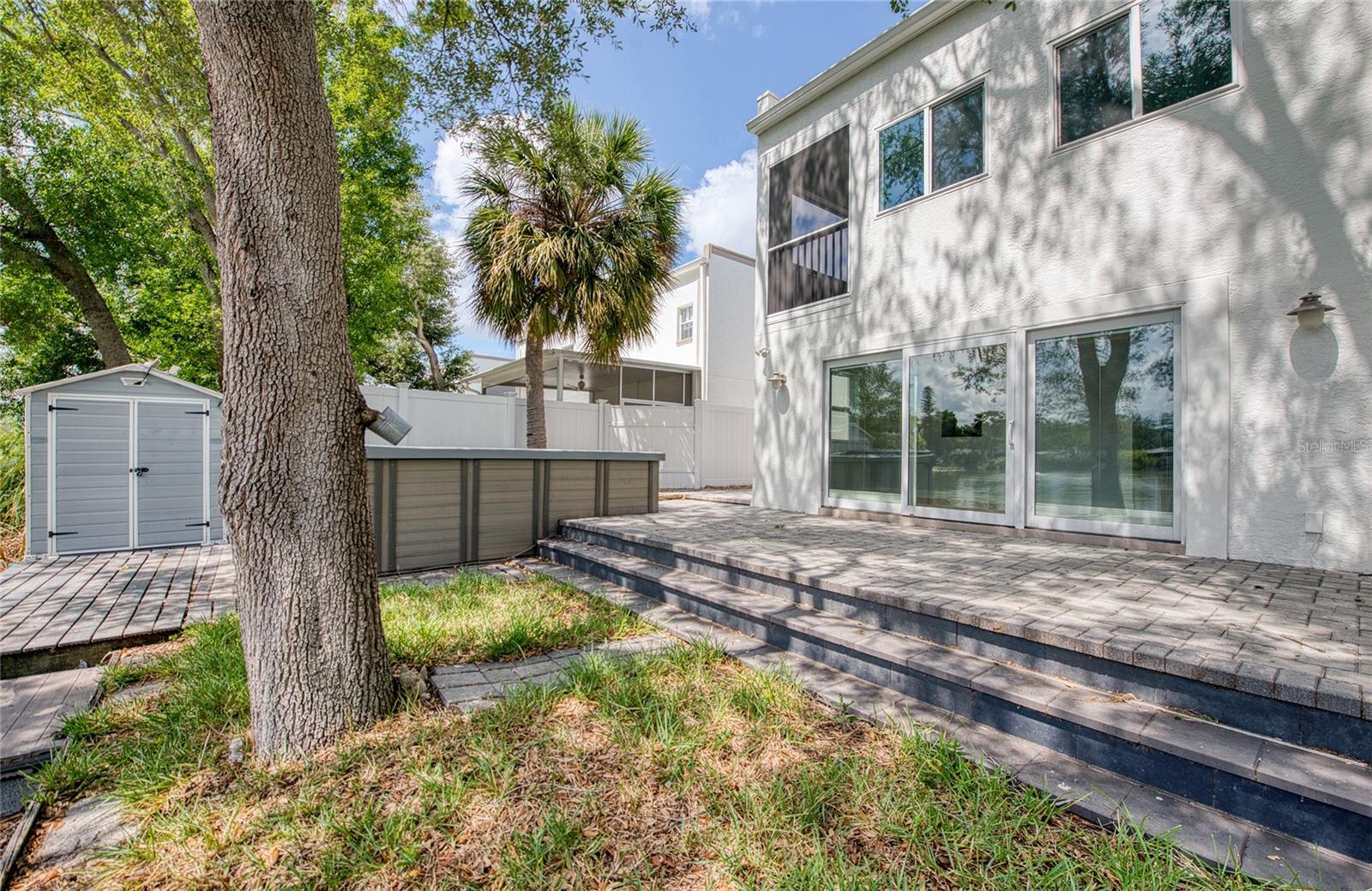 TB8519343