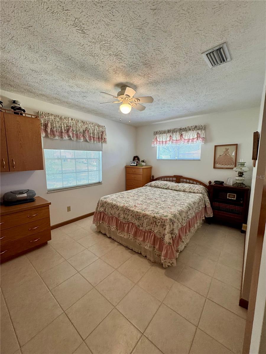 LARGE 2ND BEDROOM