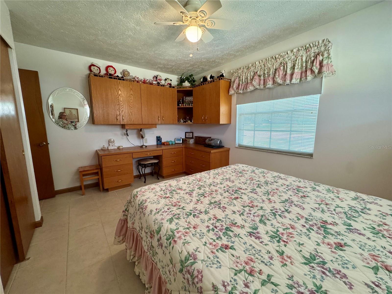 BUILT INS IN 2ND BEDROOM