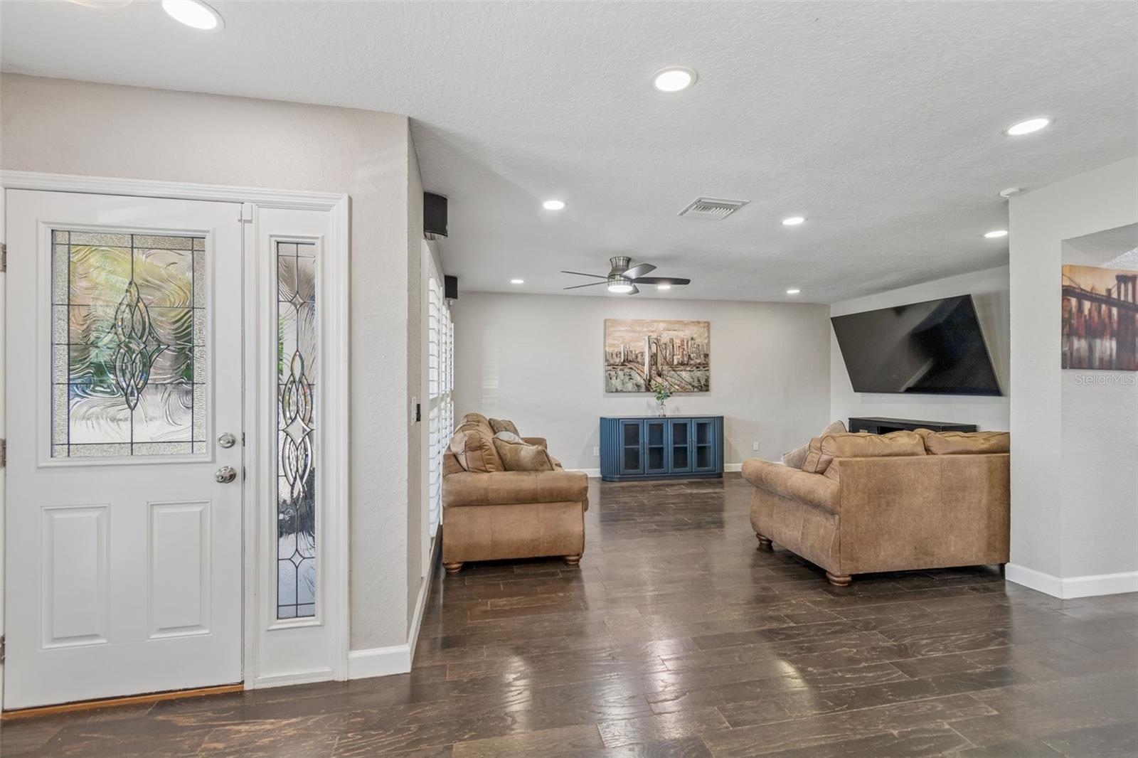 TB8519474