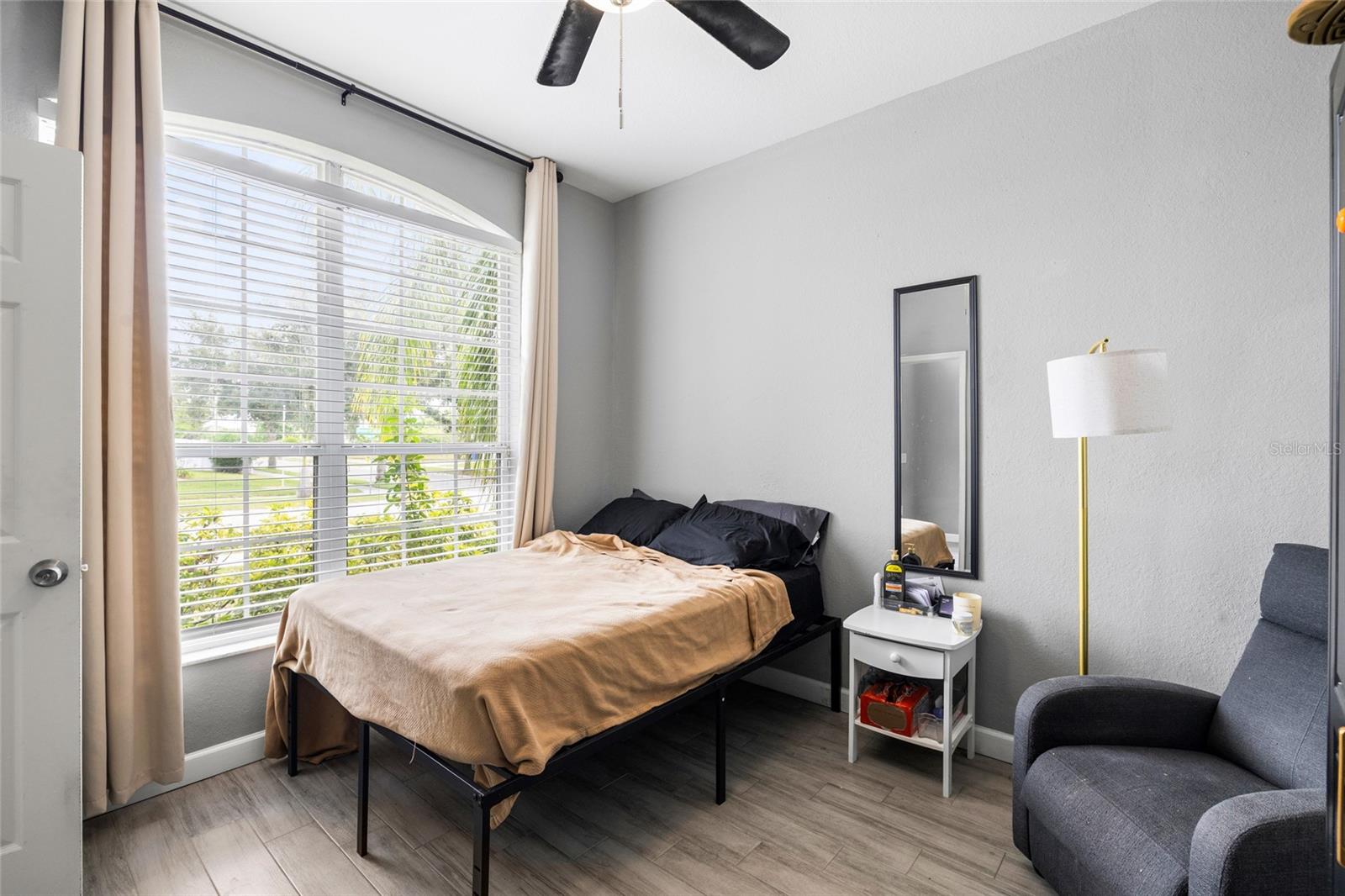 bonus room that can serve as a 6th bedroom. Located near the front door.