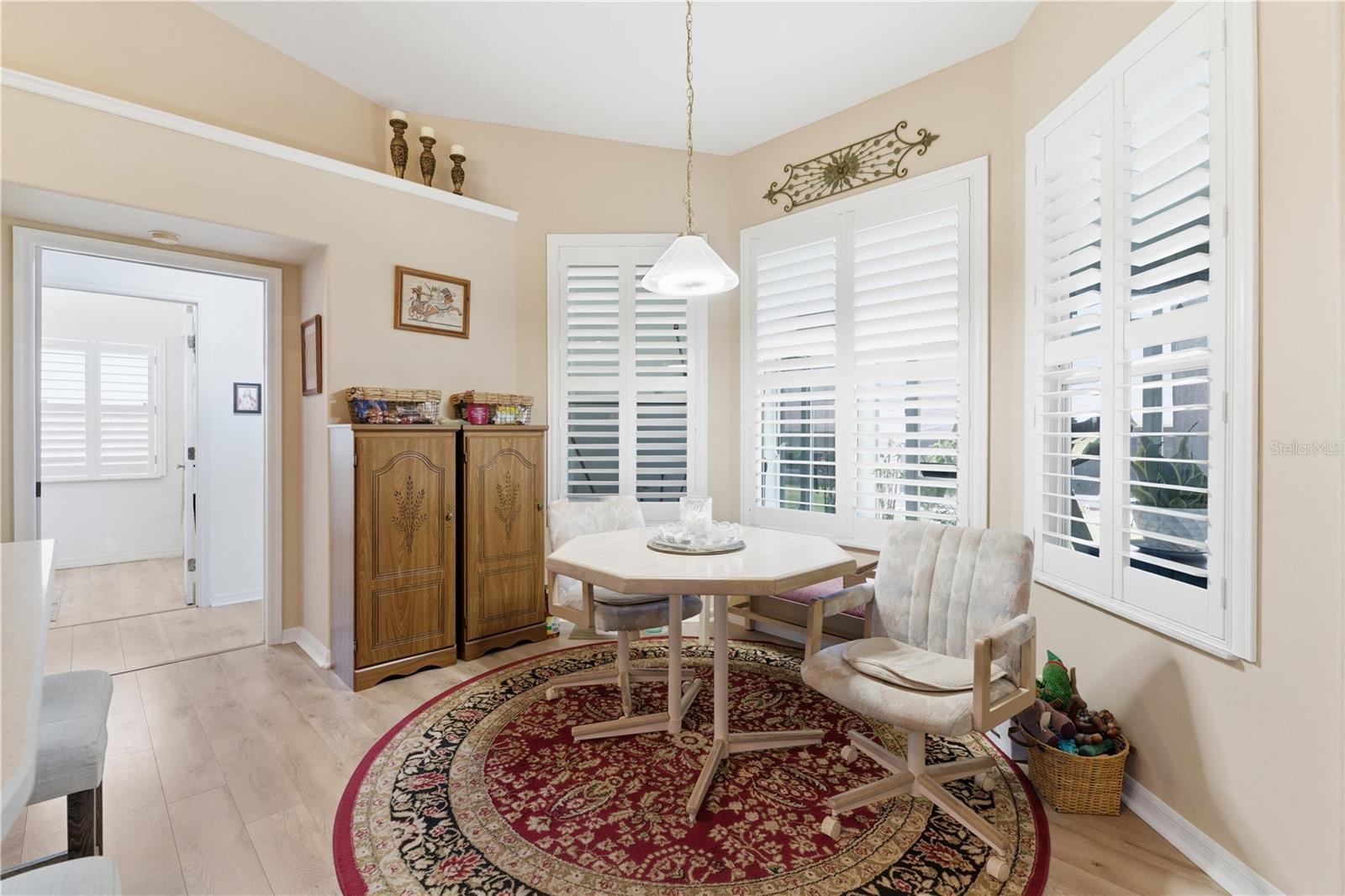 Dinette in Kitchen Area