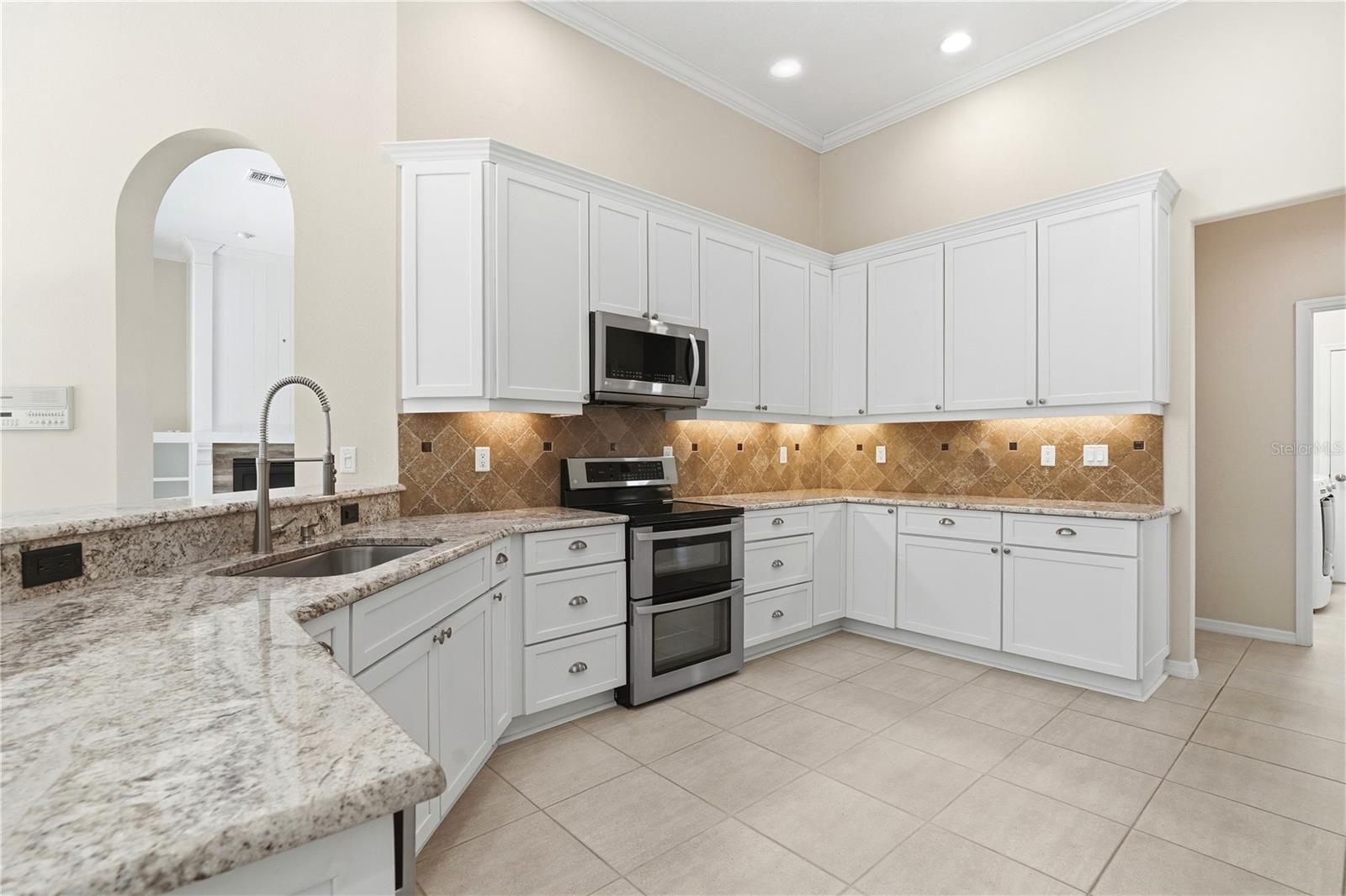 grand kitchen