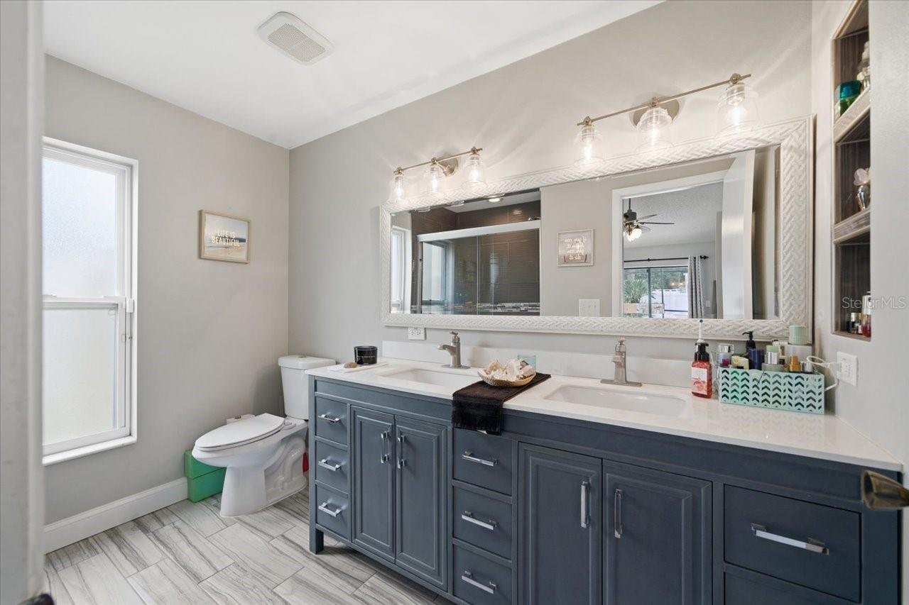 TB8519606