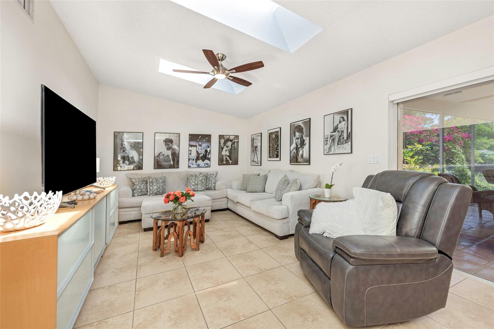 2nd living area
