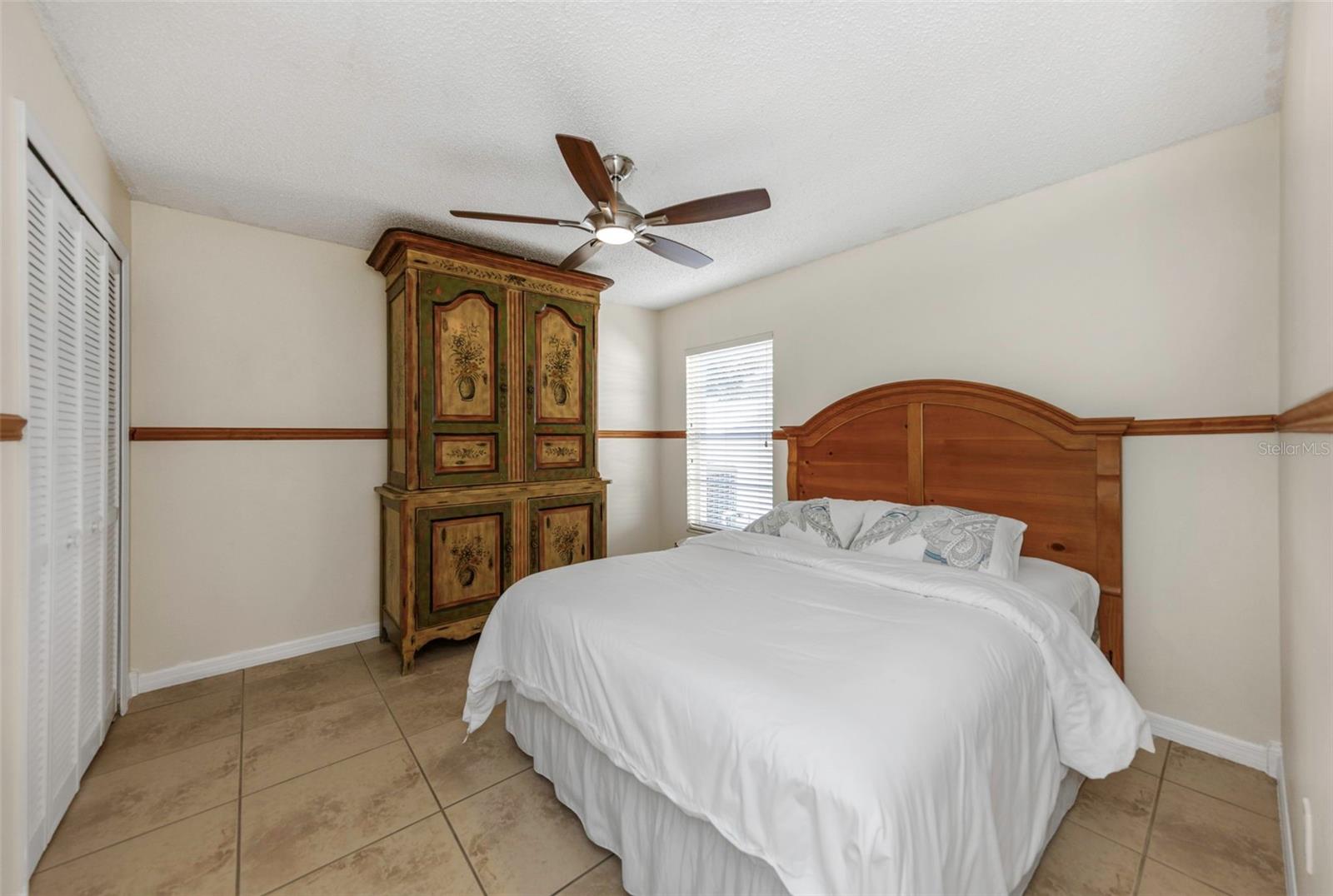 2nd bedroom