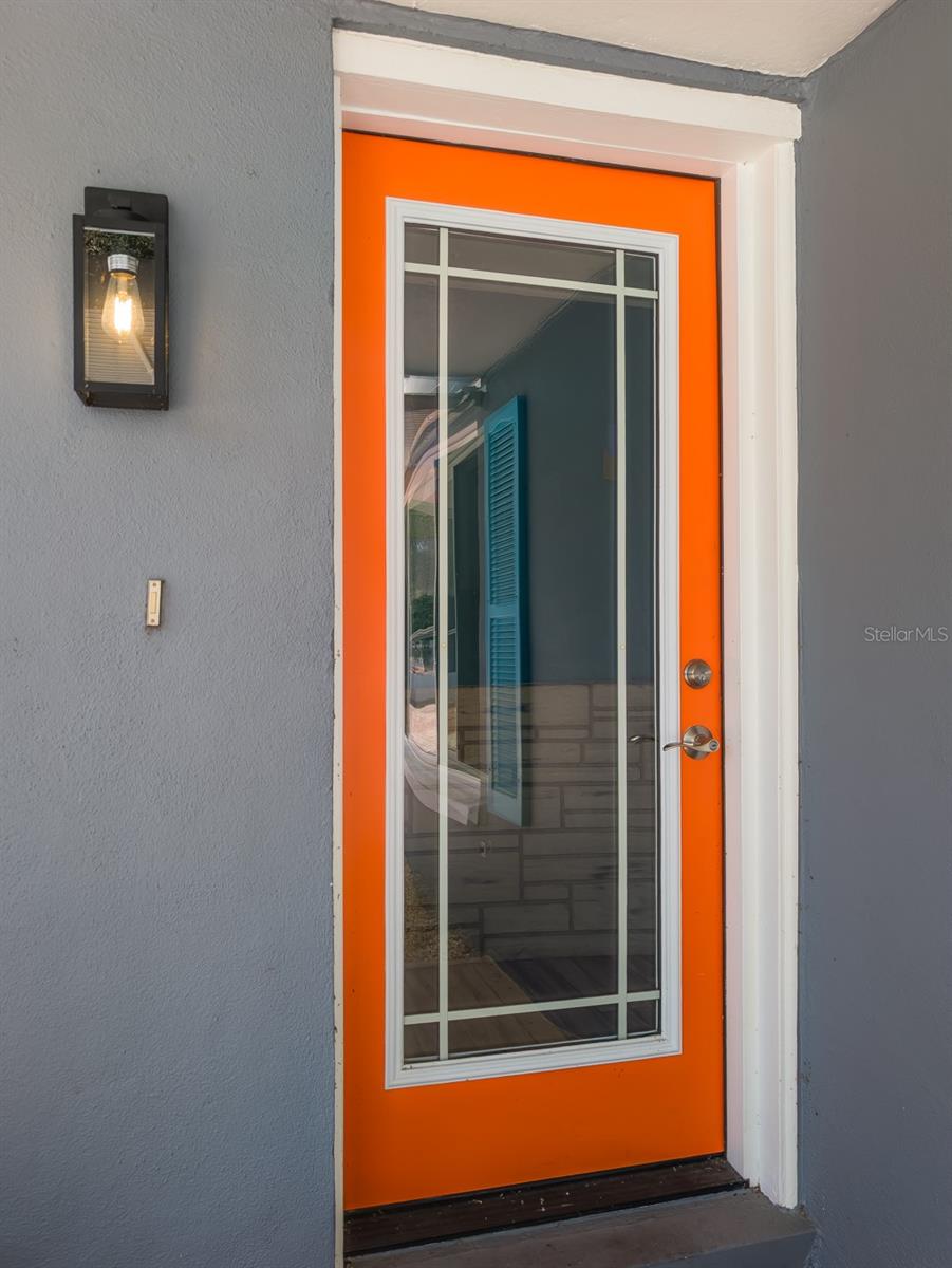 Welcome home! Mid Century beauty