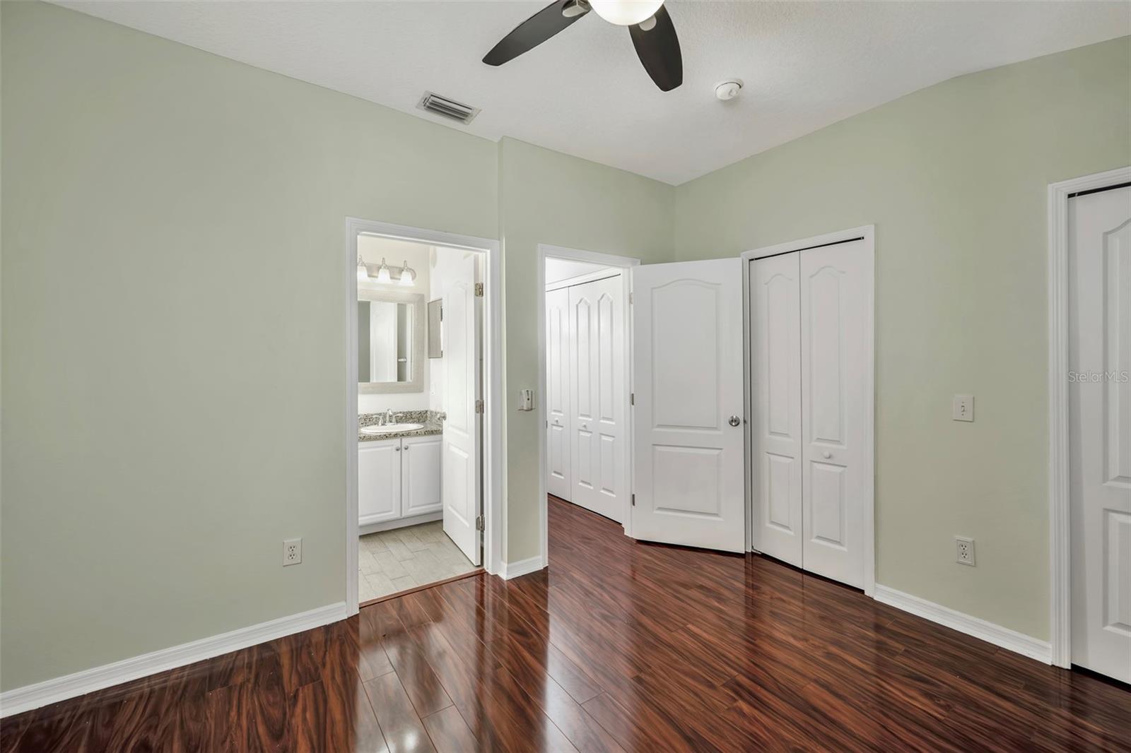 2nd bedroom with en-suite bathroom