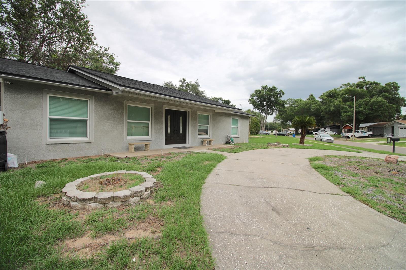 Circular driveway