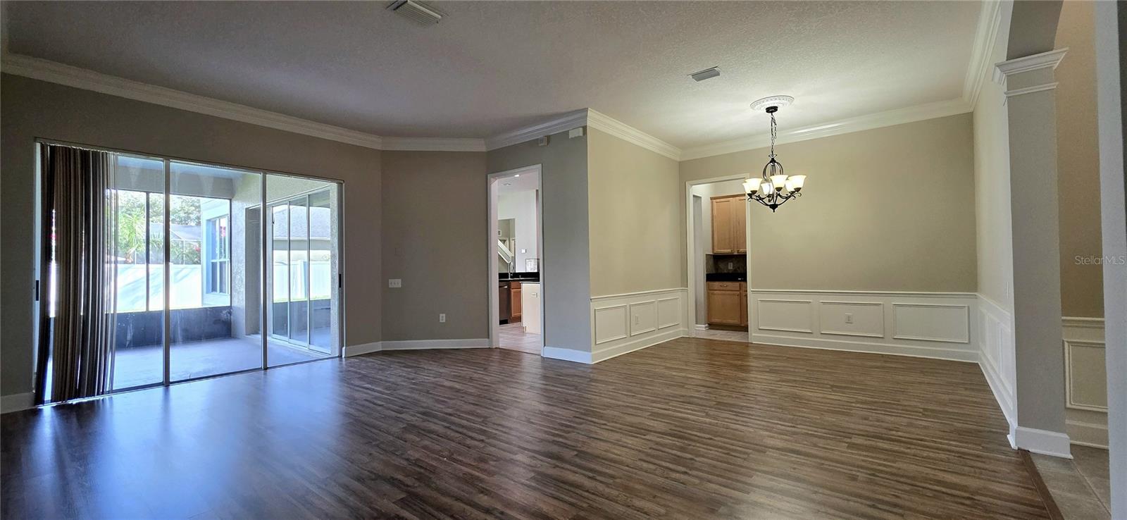 25638 Ferdinand -Living and Dining