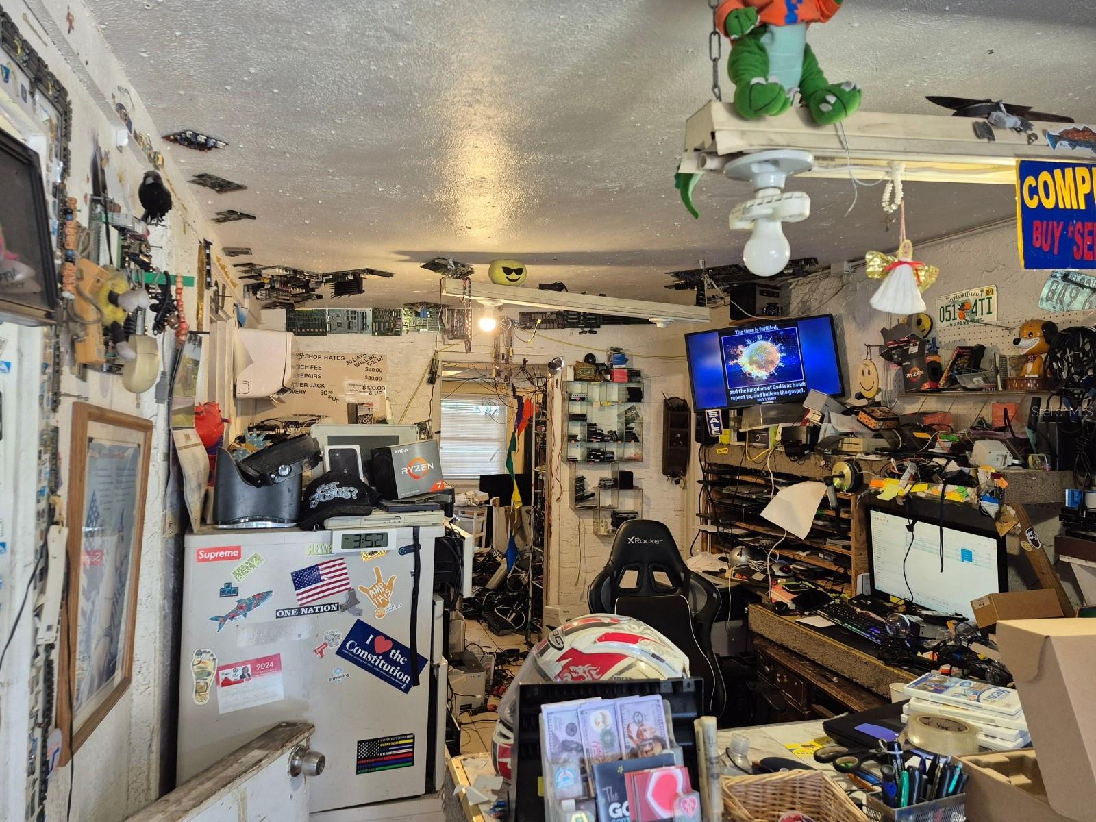 Computer Repair Shop