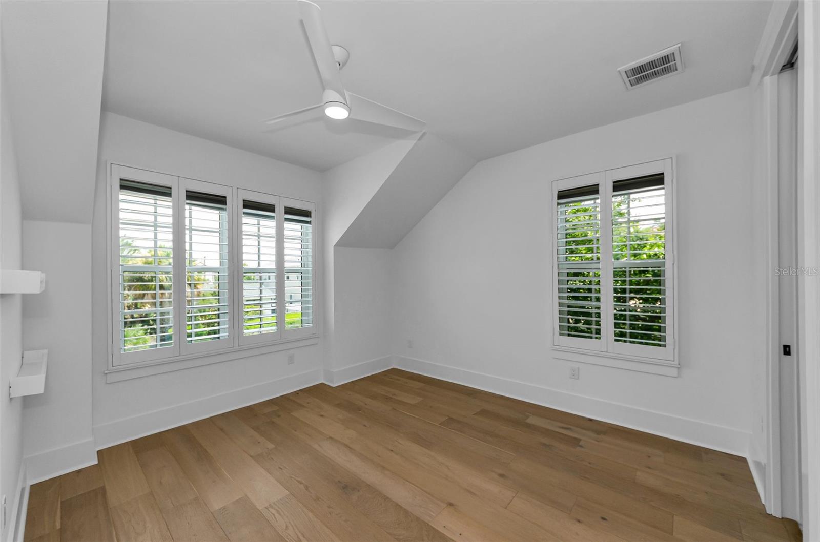 Upstairs Bedroom 2