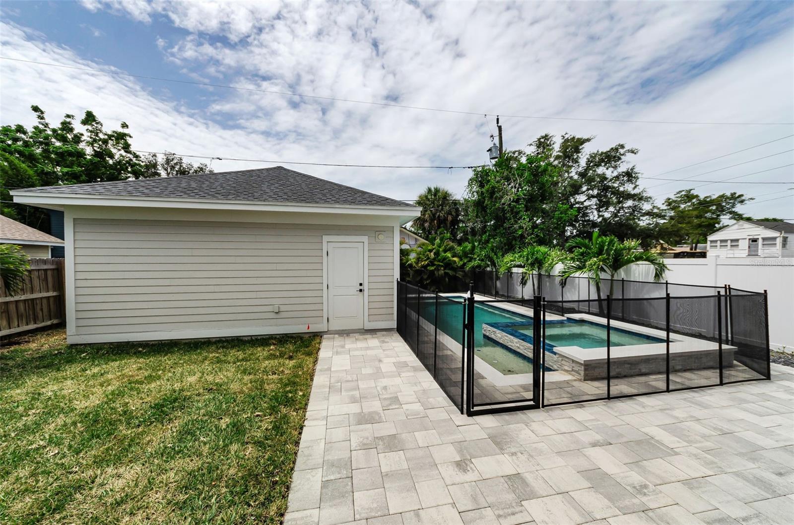 Detached Garage