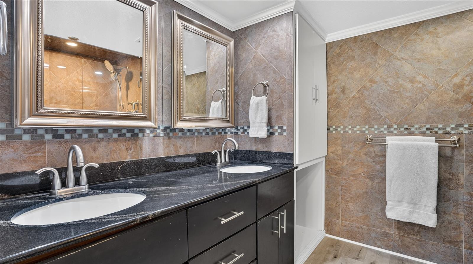 primary bathroom en suite