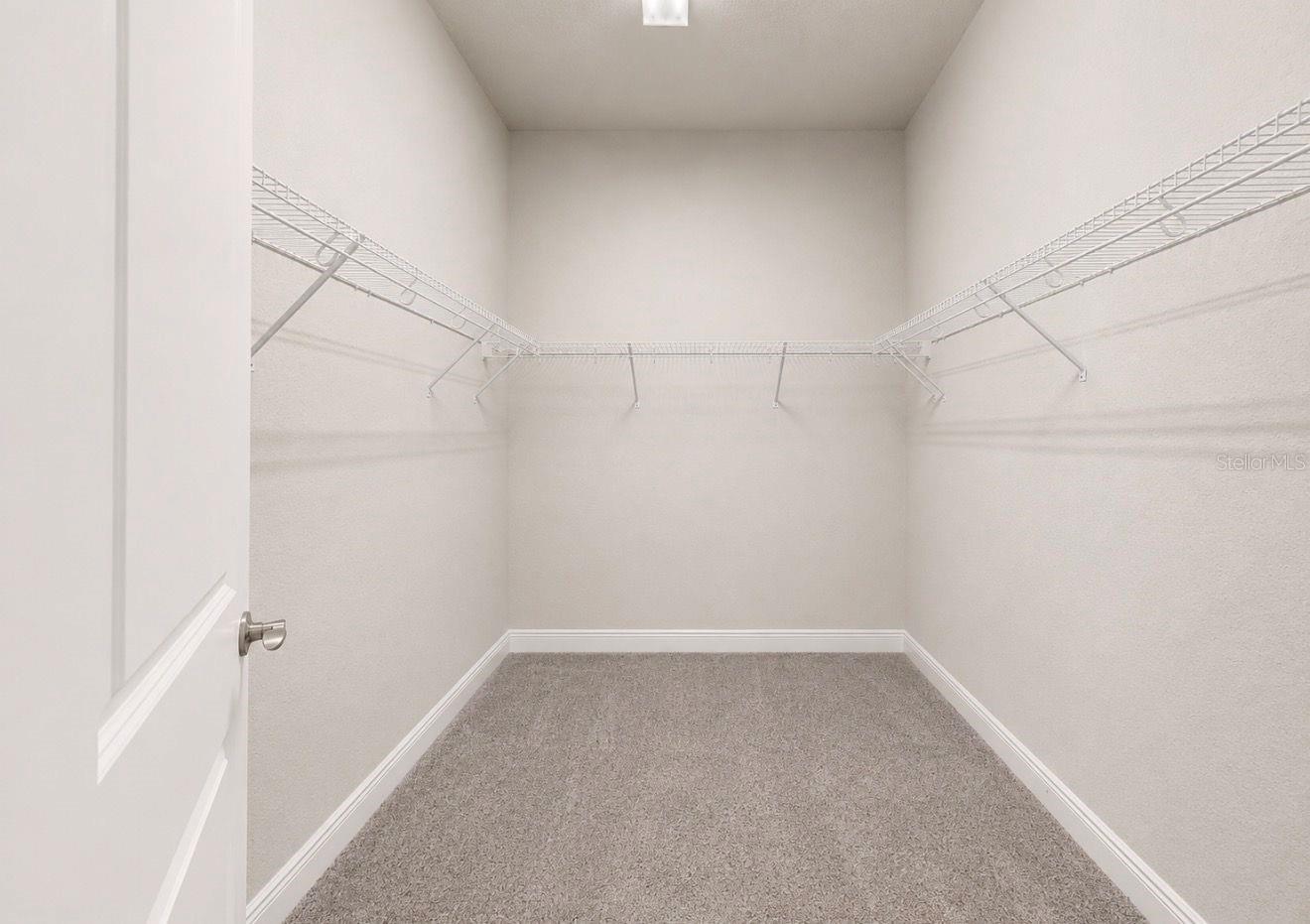 Primary-walk in closet