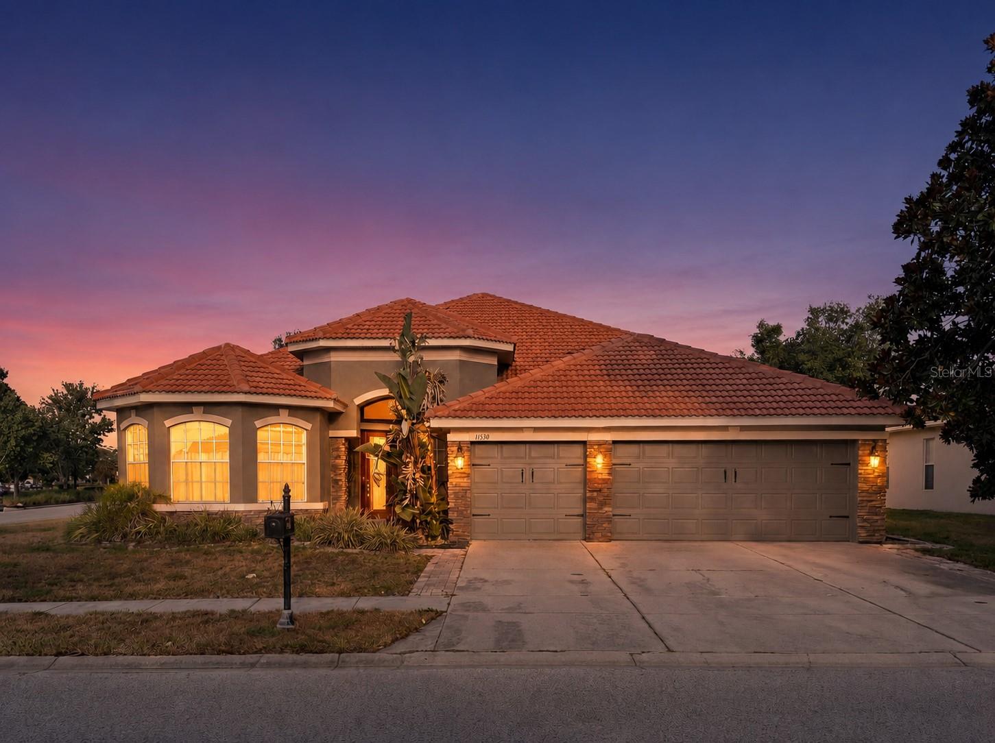 Virtual Twilight - 11530 Oyster Bay Circle, New Port Richey, FL 34654