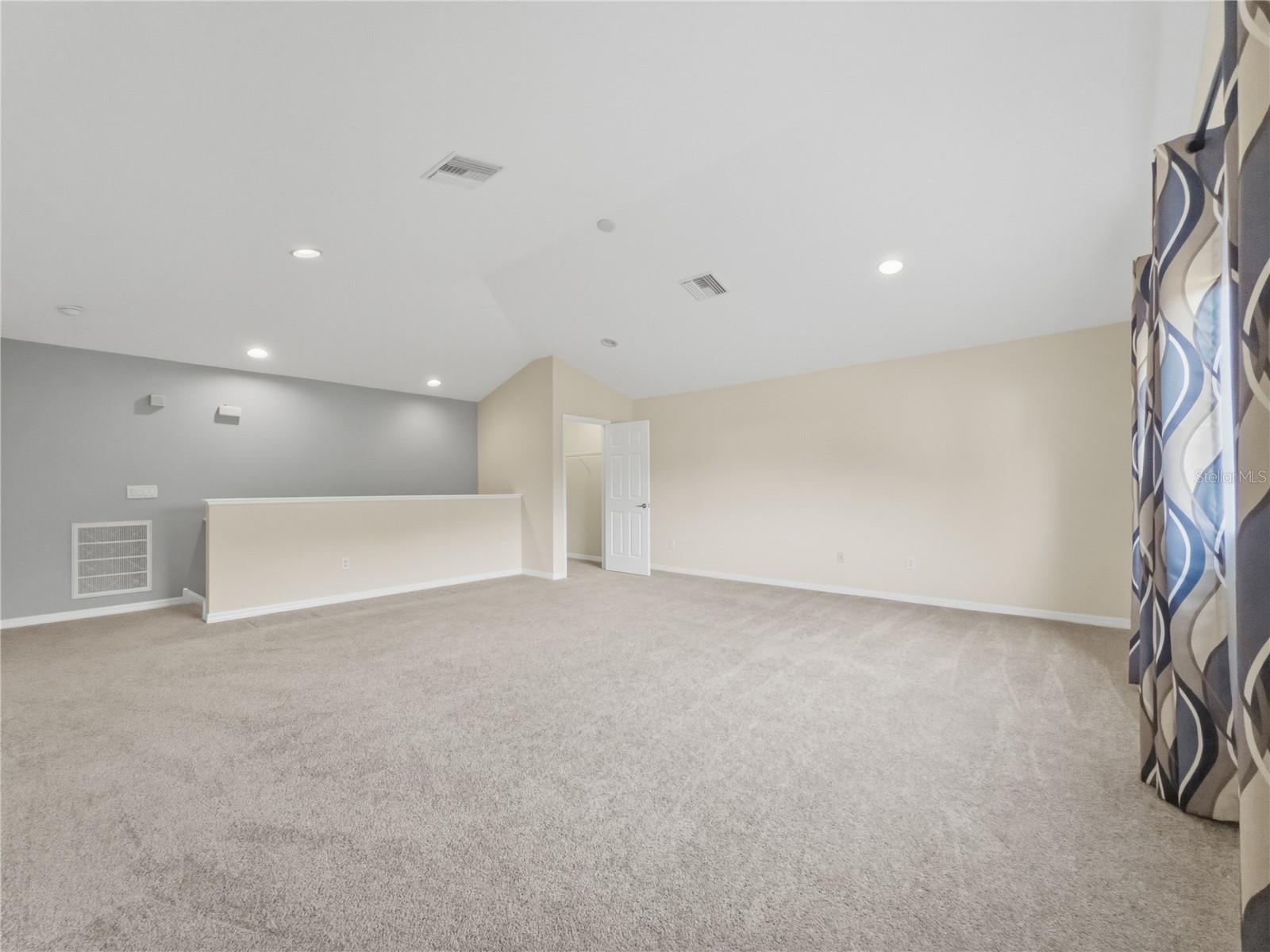 Upstairs Bonus Room - 11530 Oyster Bay Circle, New Port Richey, FL 34564