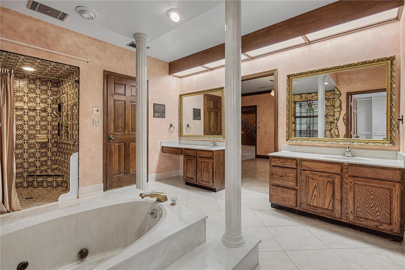 Grand Master Bathroom with Step-in shower & jetted tub