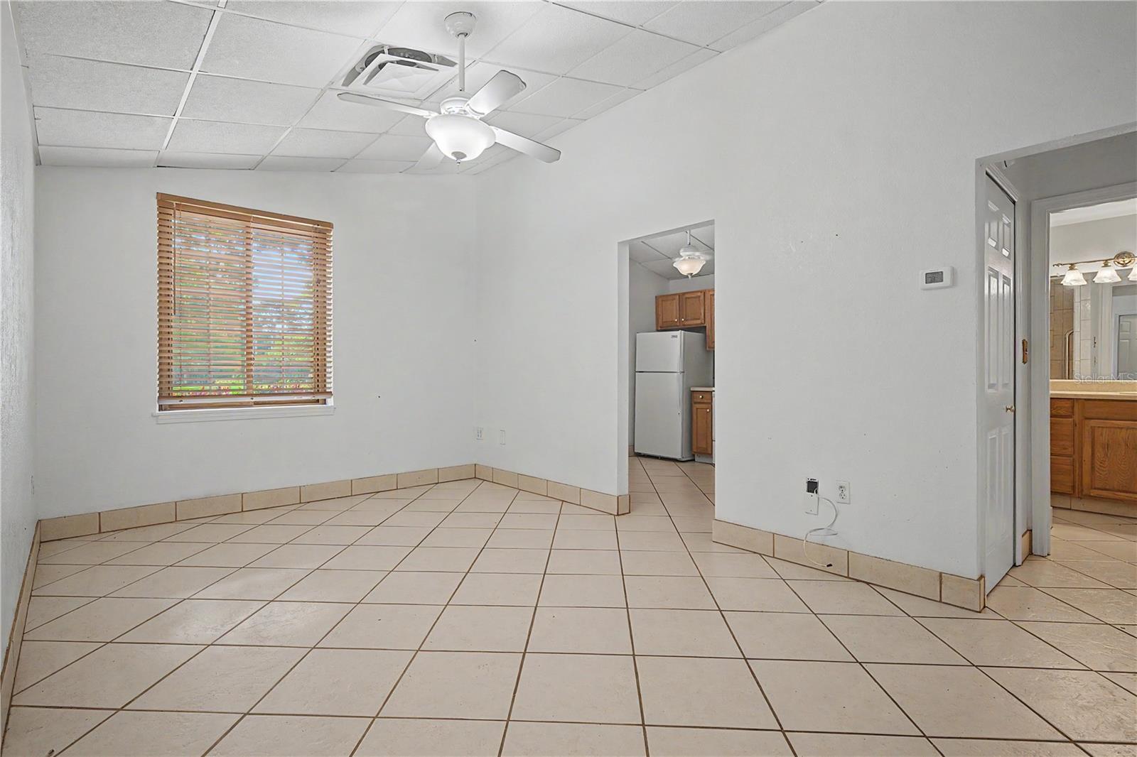 Detached In-Law suite with 1/1 & Private Entrance