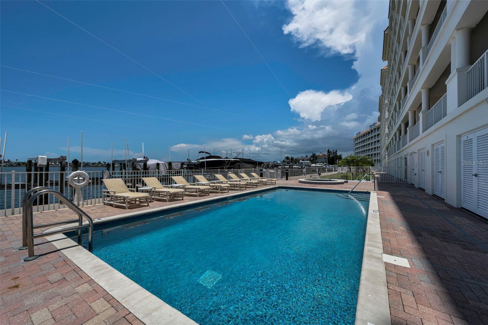 Las Flores Pool