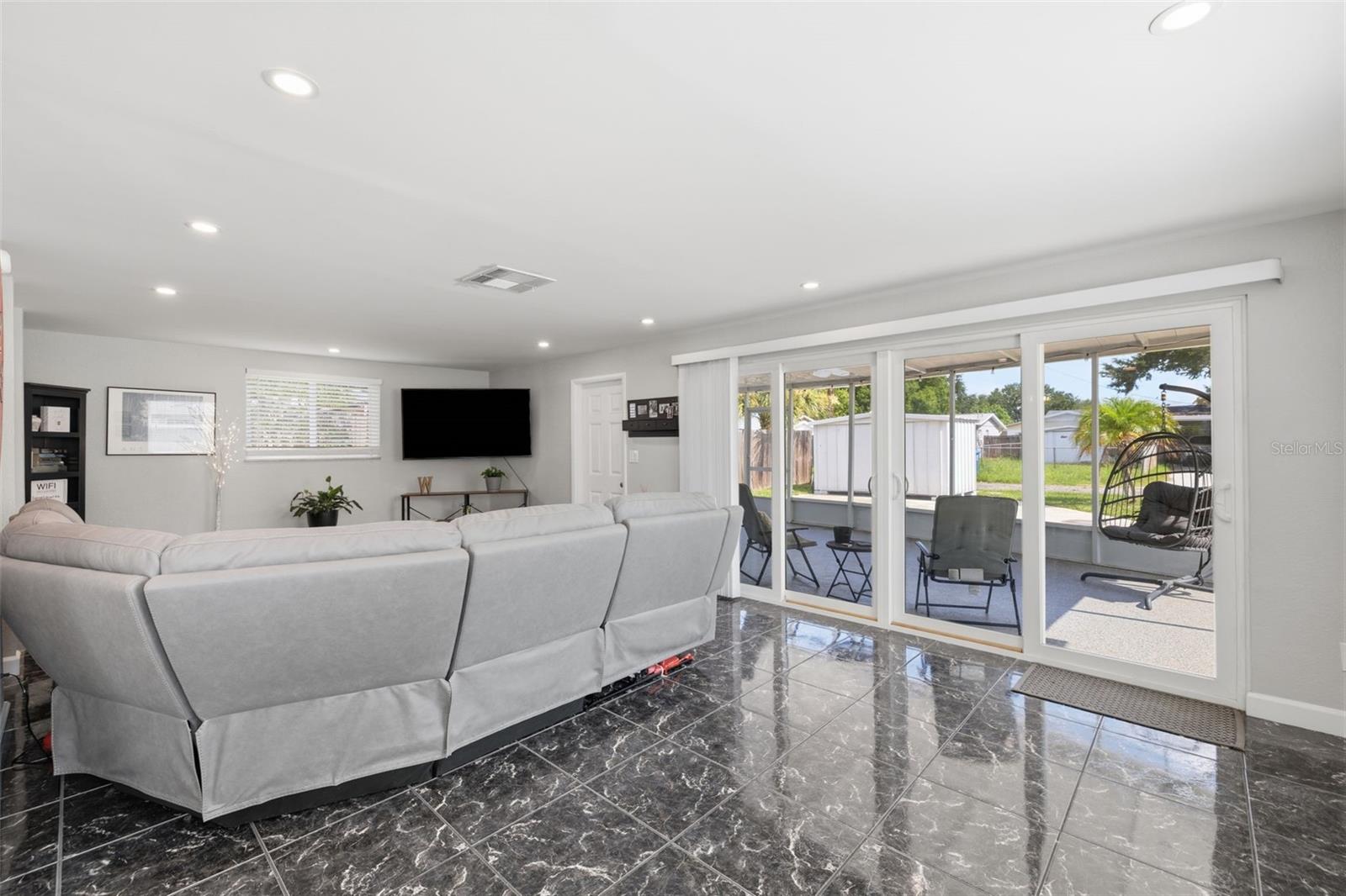 Living Area / Bonus Room
