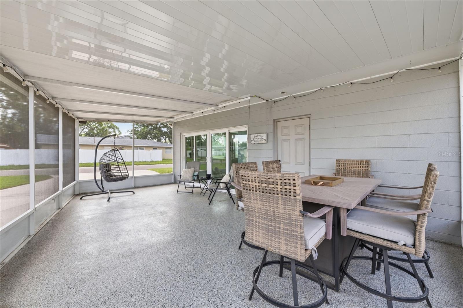 Screened-In Lanai