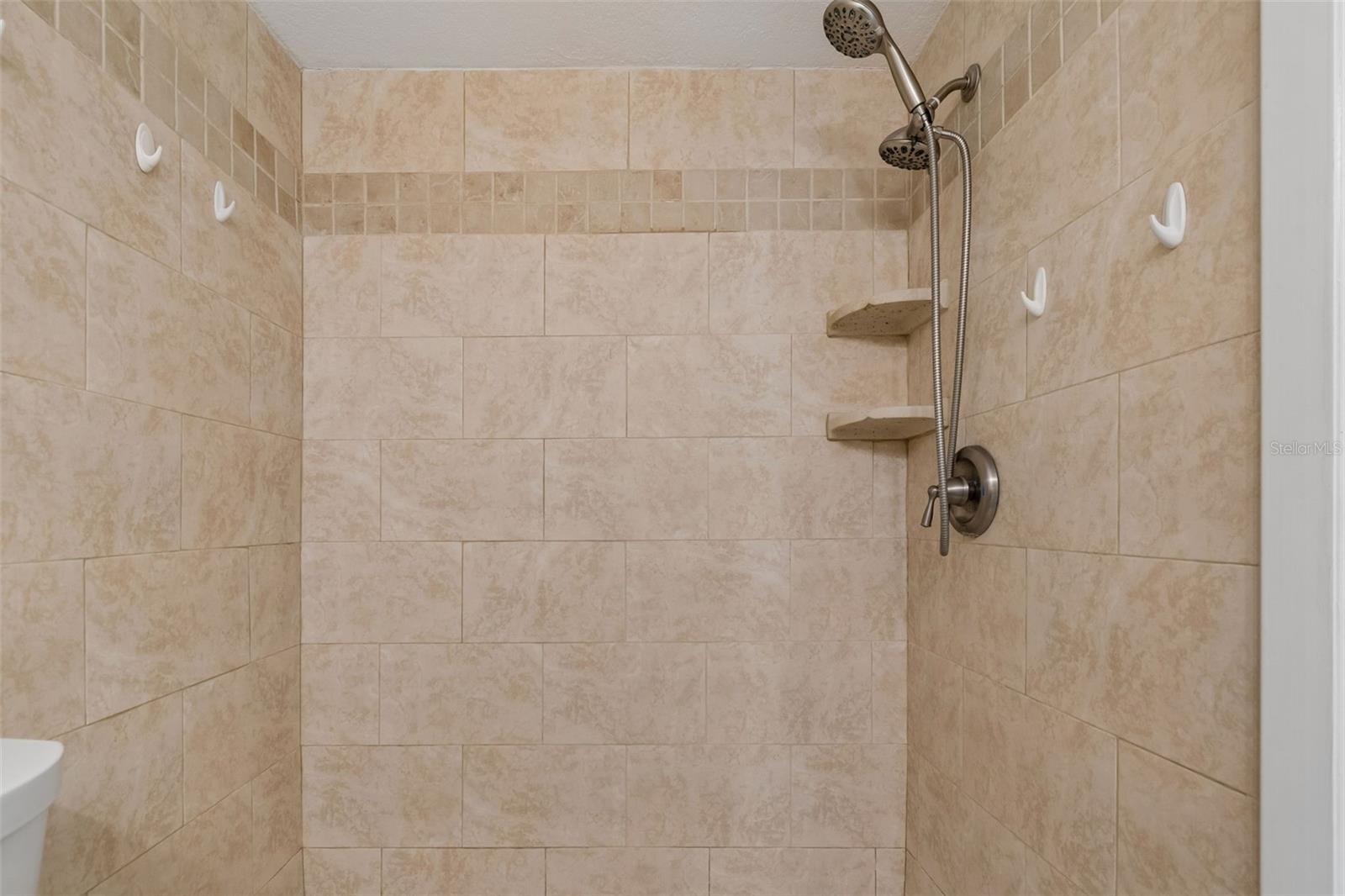 TB8519968