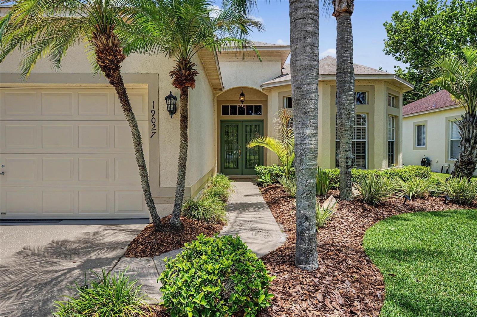 TB8519997