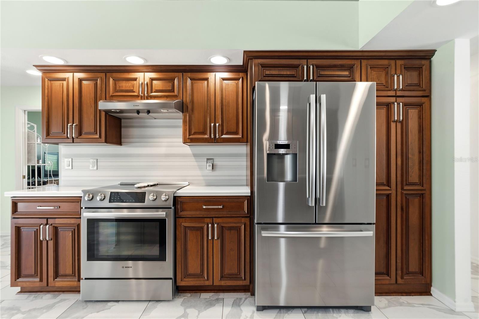 Stainless steel appliances w/ home