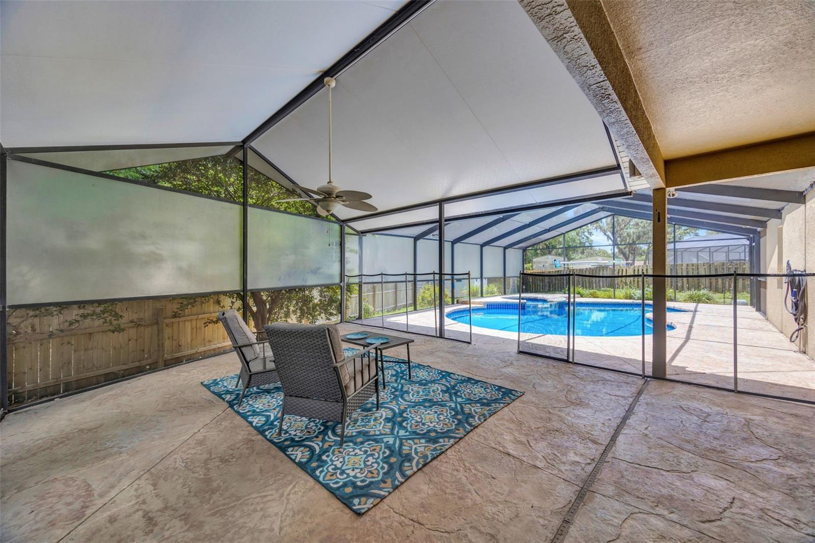 X-Large Patio overlooking pool & Spa