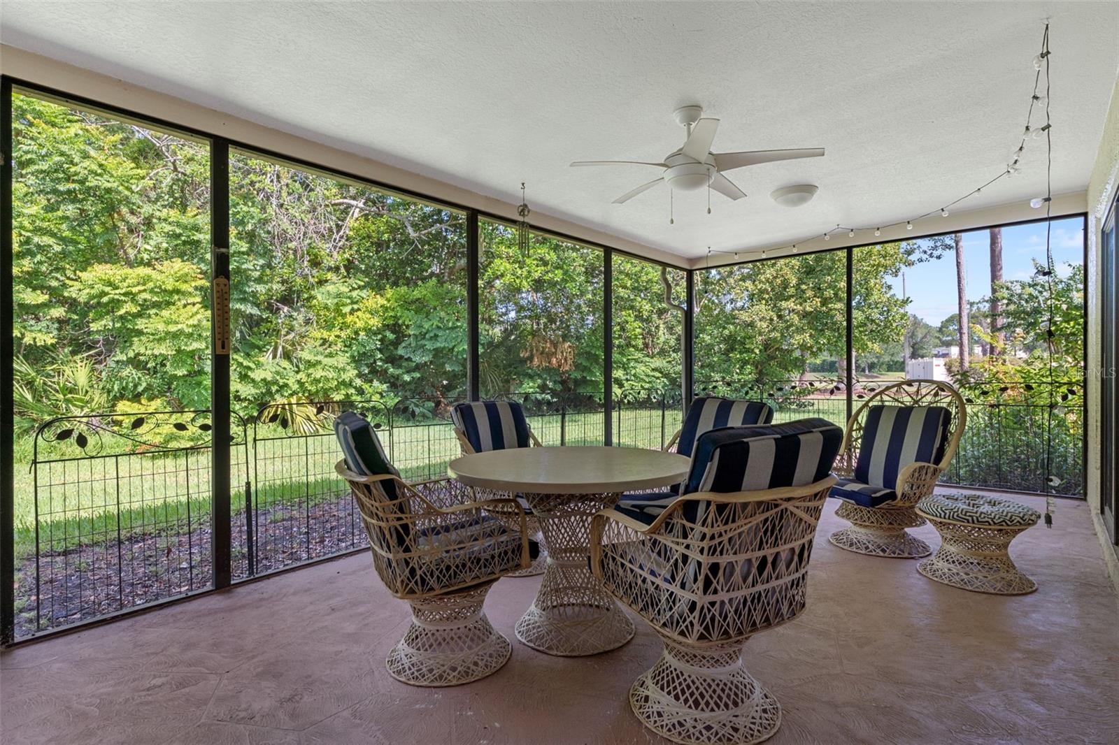 SCREENED LANAI
