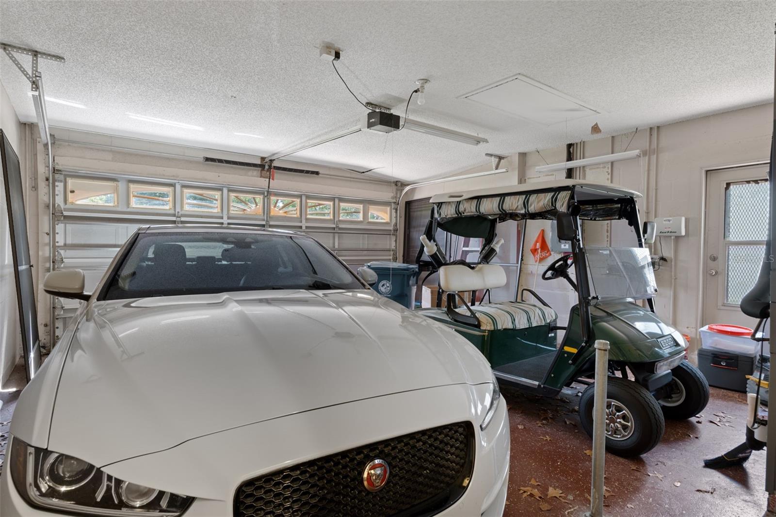2 CAR GARAGE