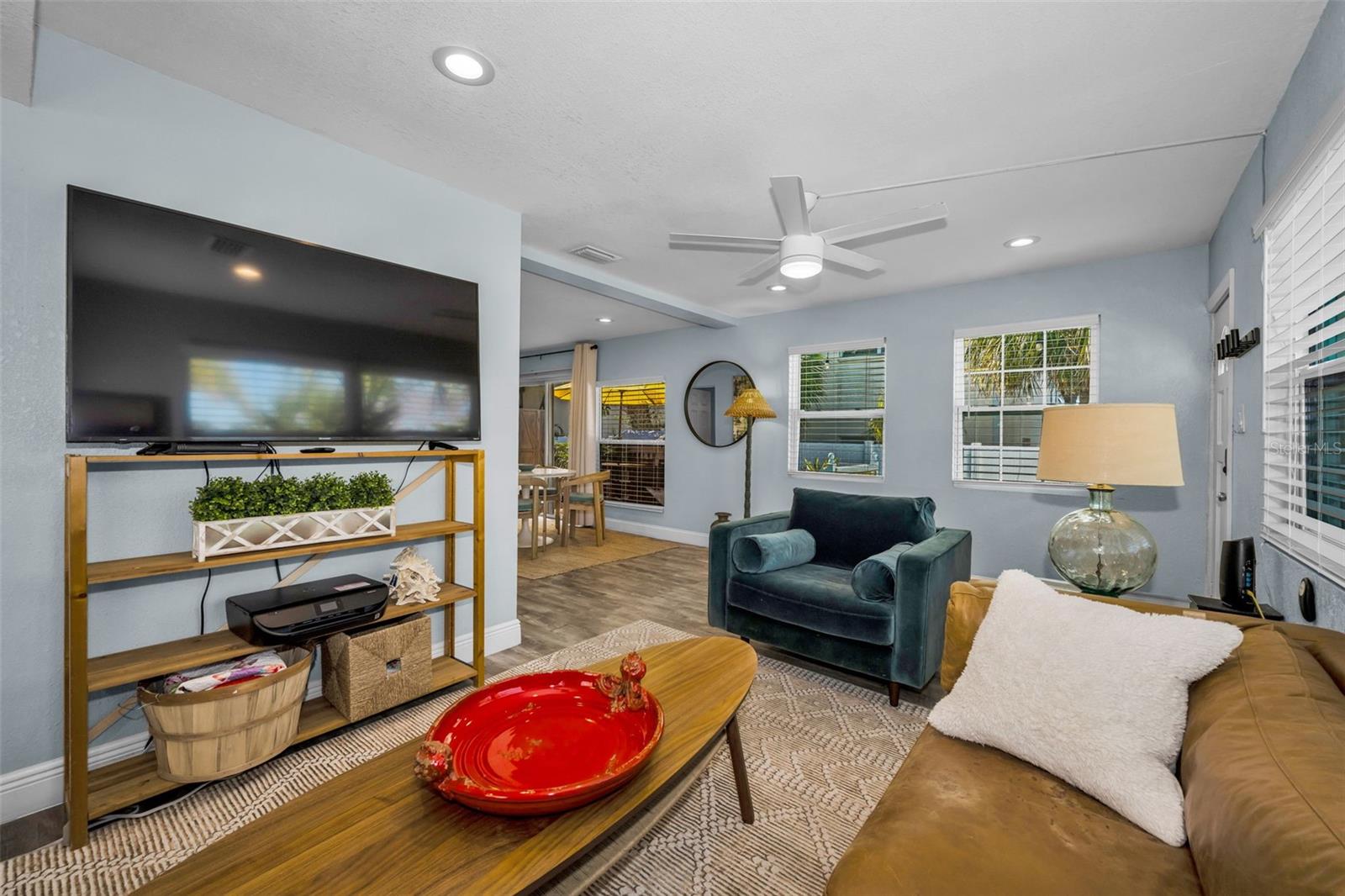 TB8520166