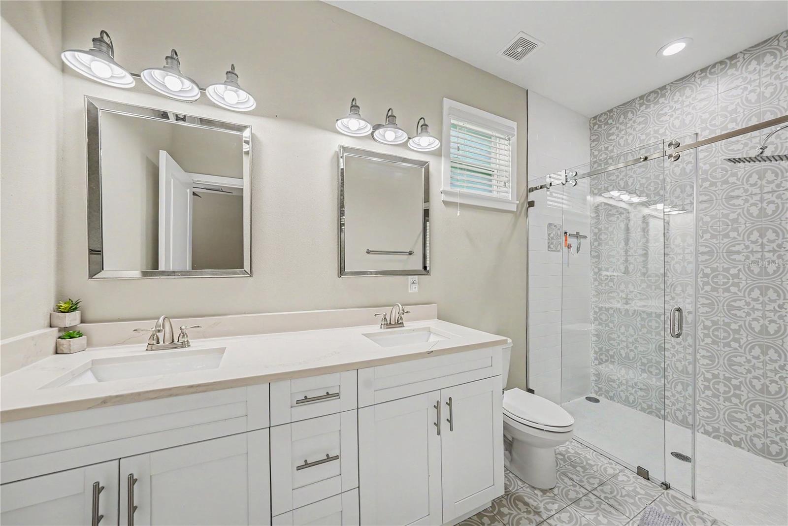 Main Bathroom, (House)