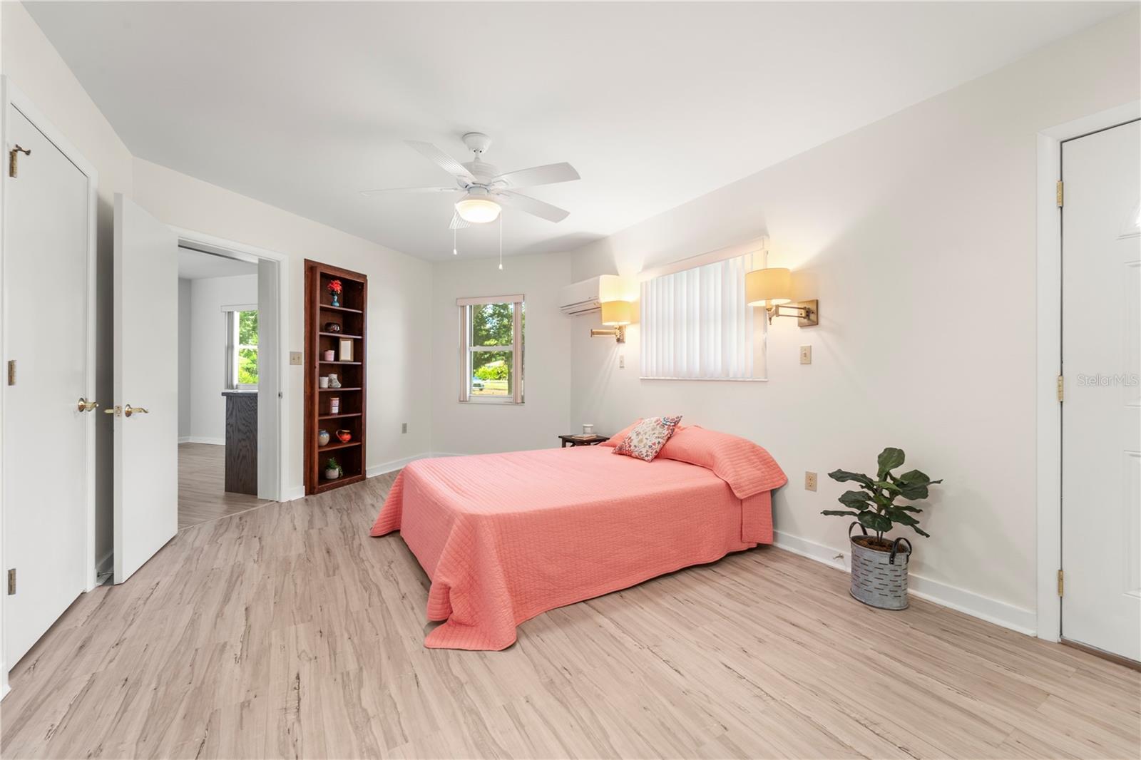 Guest or Primary bedroom