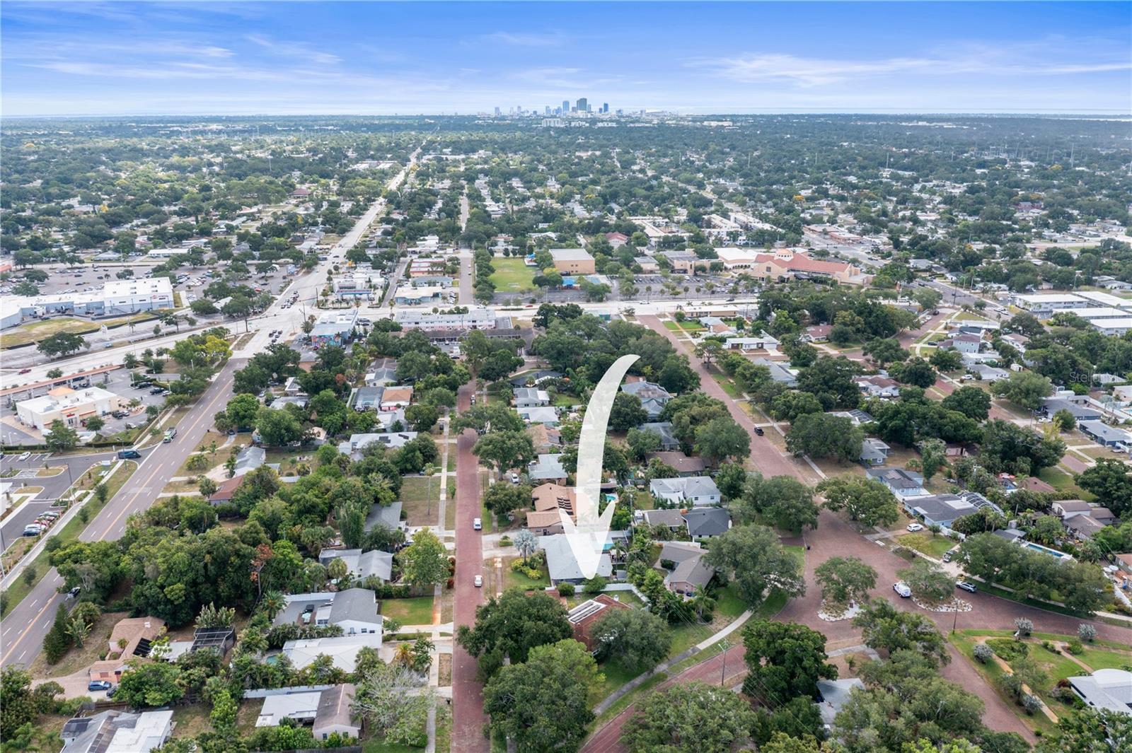 Close to downtown St Pete