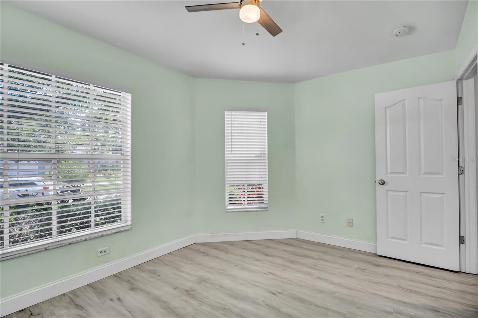 2nd bedroom