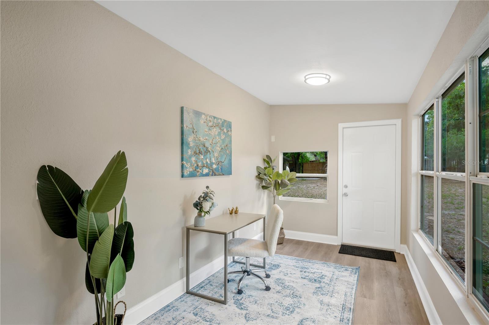 TB8520257