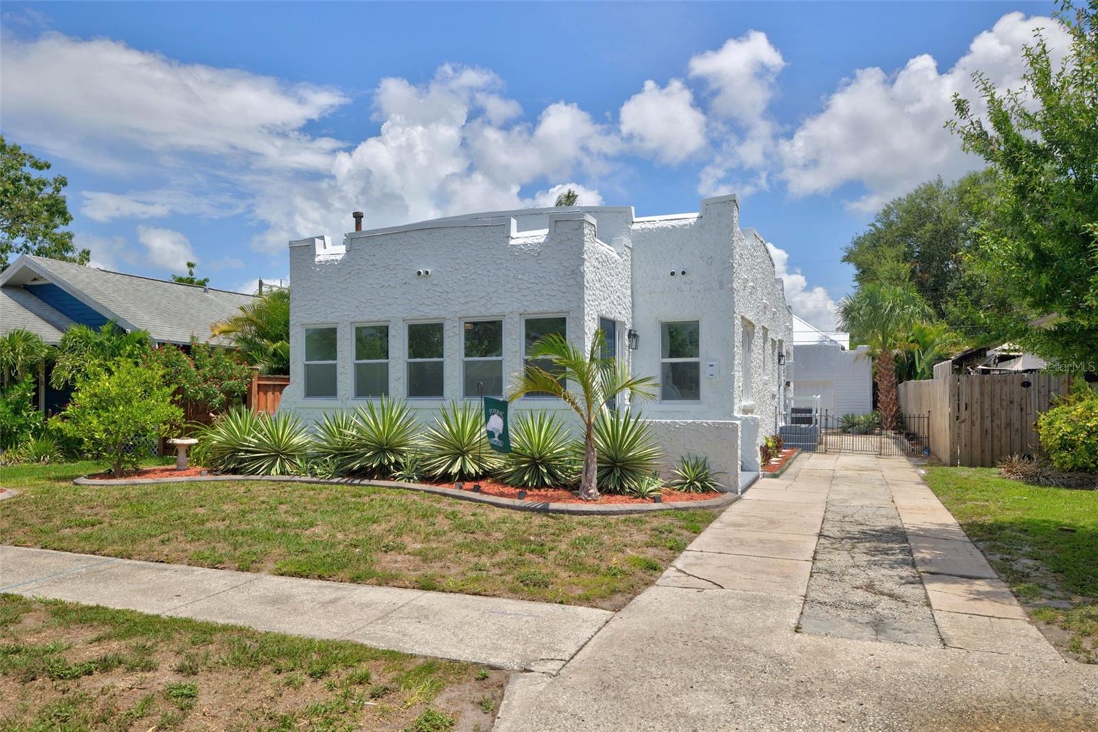 Private Driveway to Detached Garage