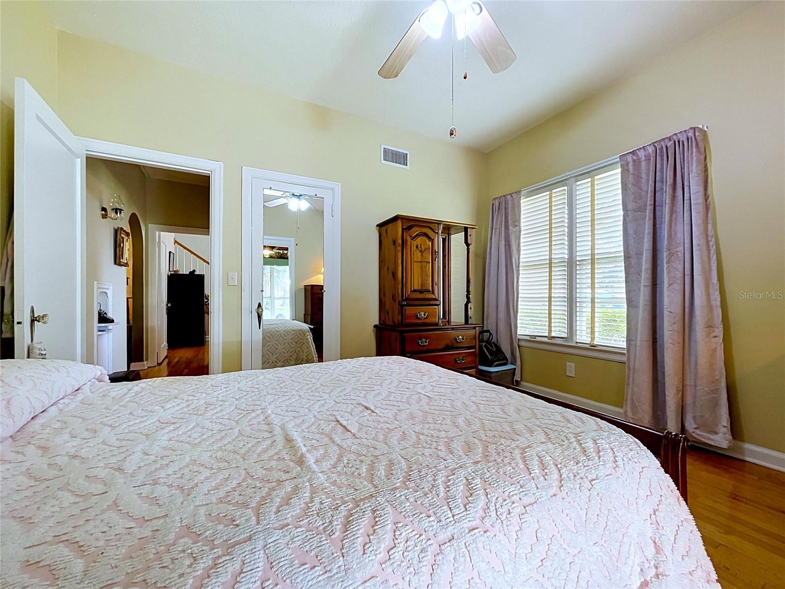 Front bedroom off reading room
