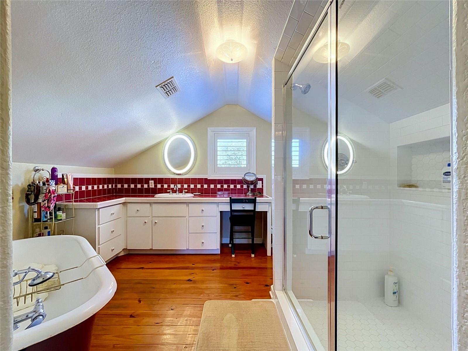Primary en suite