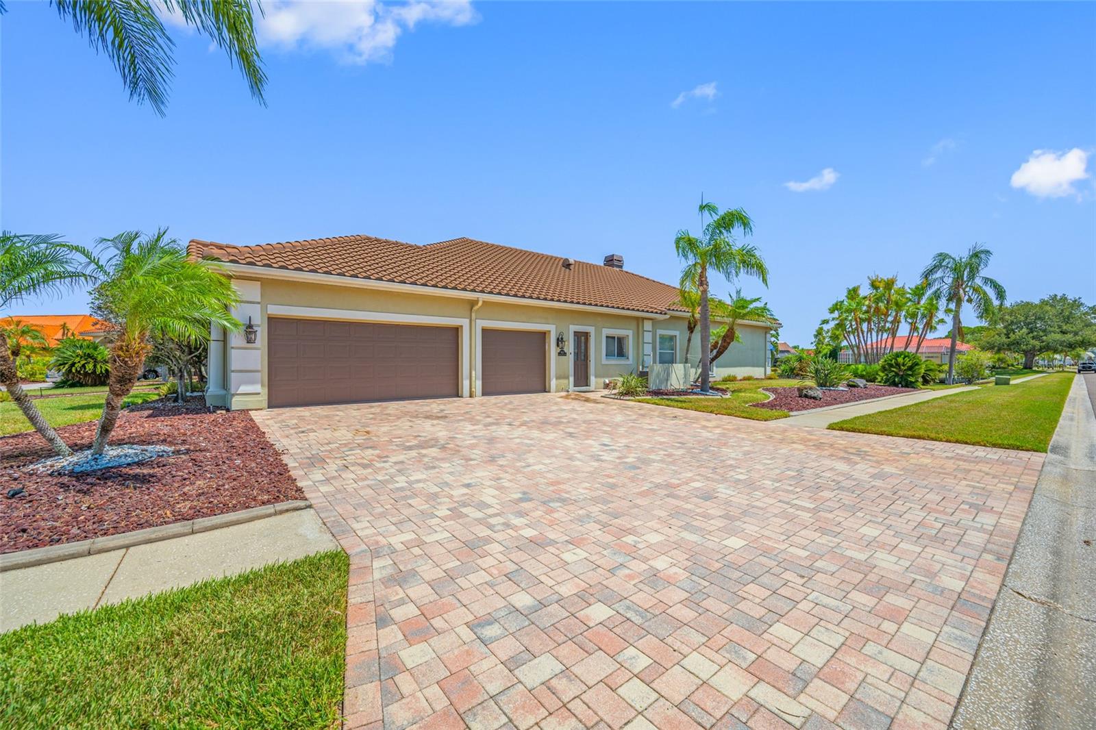 Side load 3 car garage