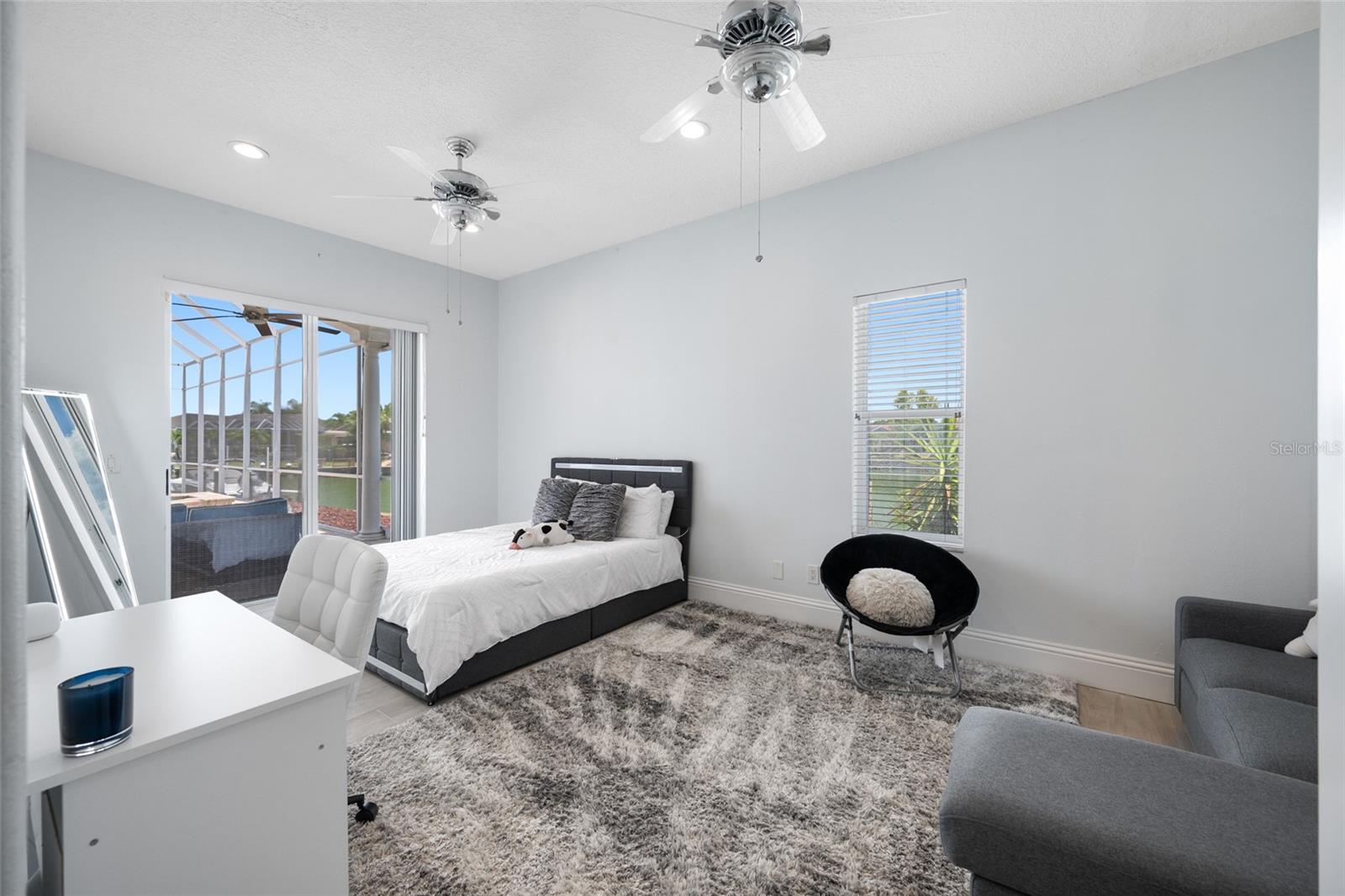 2nd bedroom