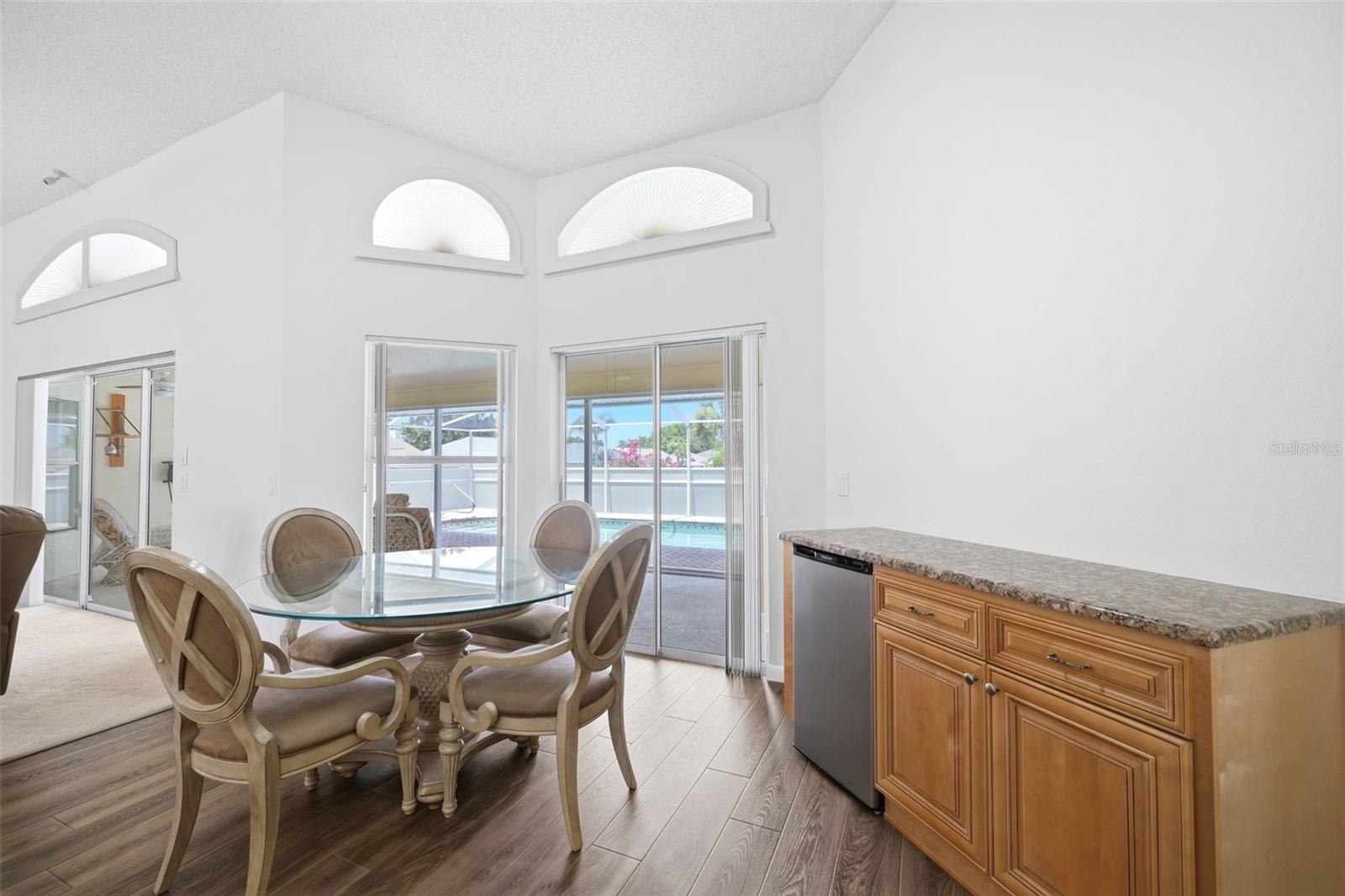 Breakfast Nook and Bar